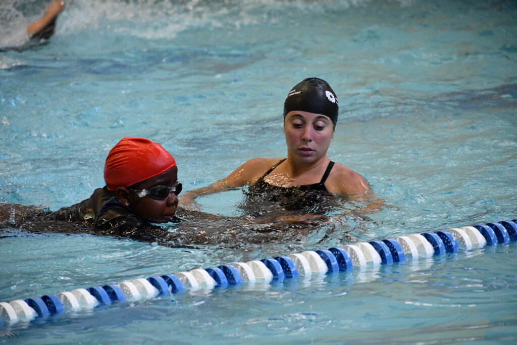 swim class with child student and teacher